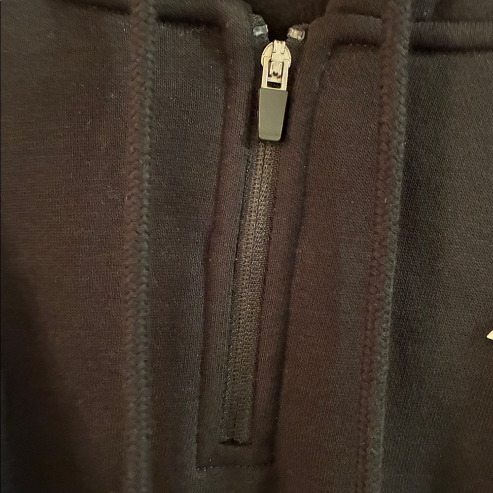 Women’s Alphalete Midnight Black Cropped Hoodie - Picture 4 of 9